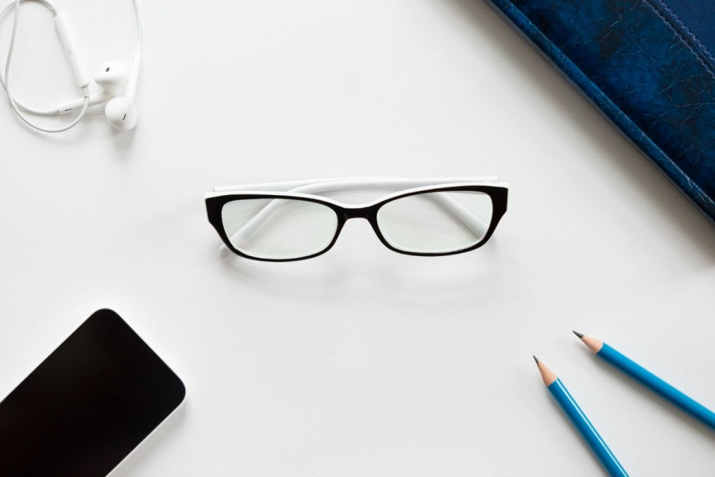 How to Clean Eyeglasses