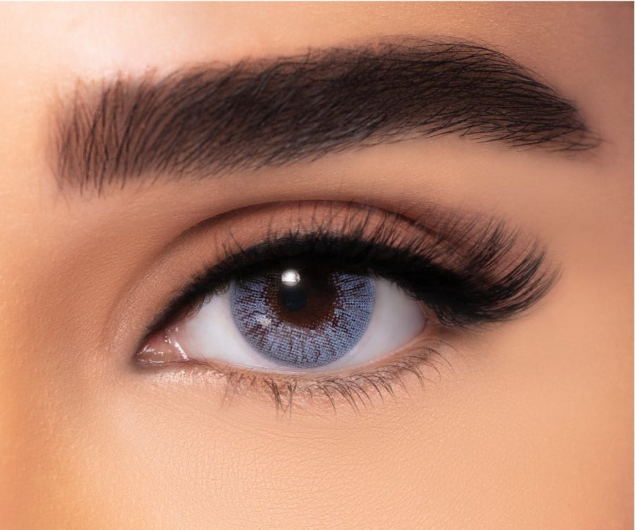 FreshLook Colors Blue "One pair contact lenses and container included."